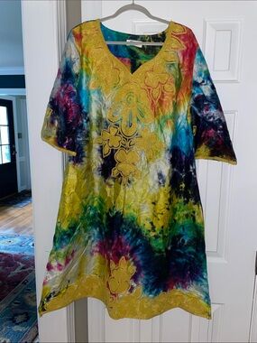Multi-Color Tie-Dye bazin riche
Muumuu kaftan polished cotton
